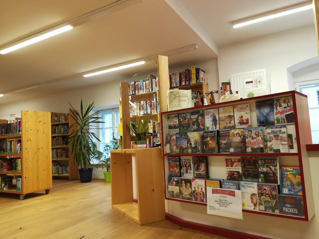 Innenansicht: Bibliothek Kematen an der Krems