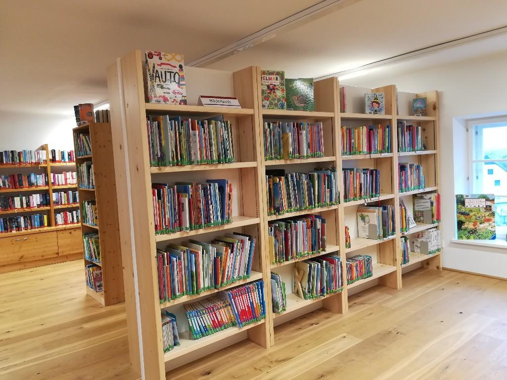Innenansicht: Bibliothek Kematen an der Krems