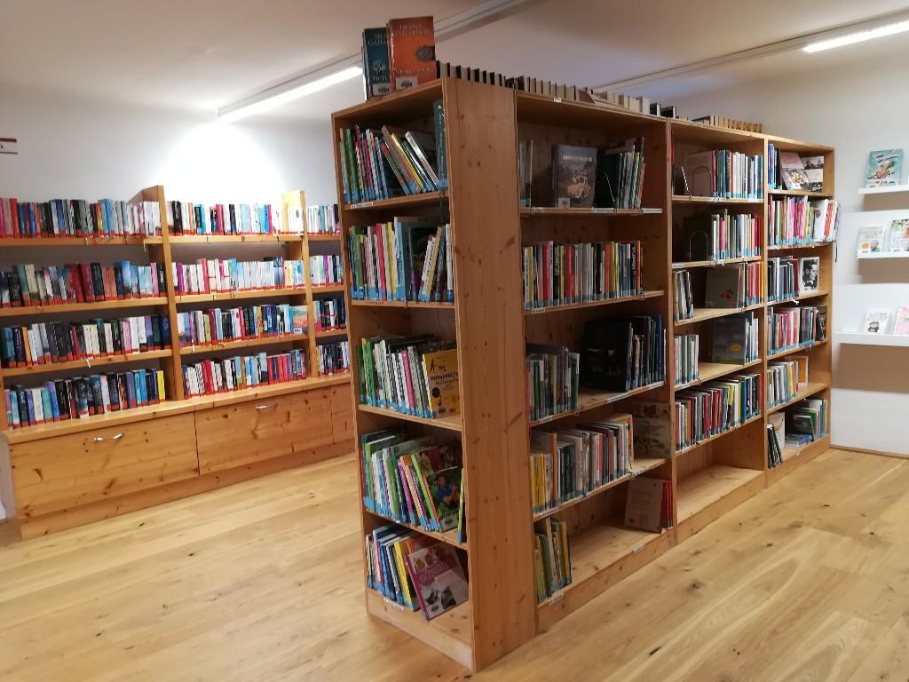Innenansicht: Bibliothek Kematen an der Krems