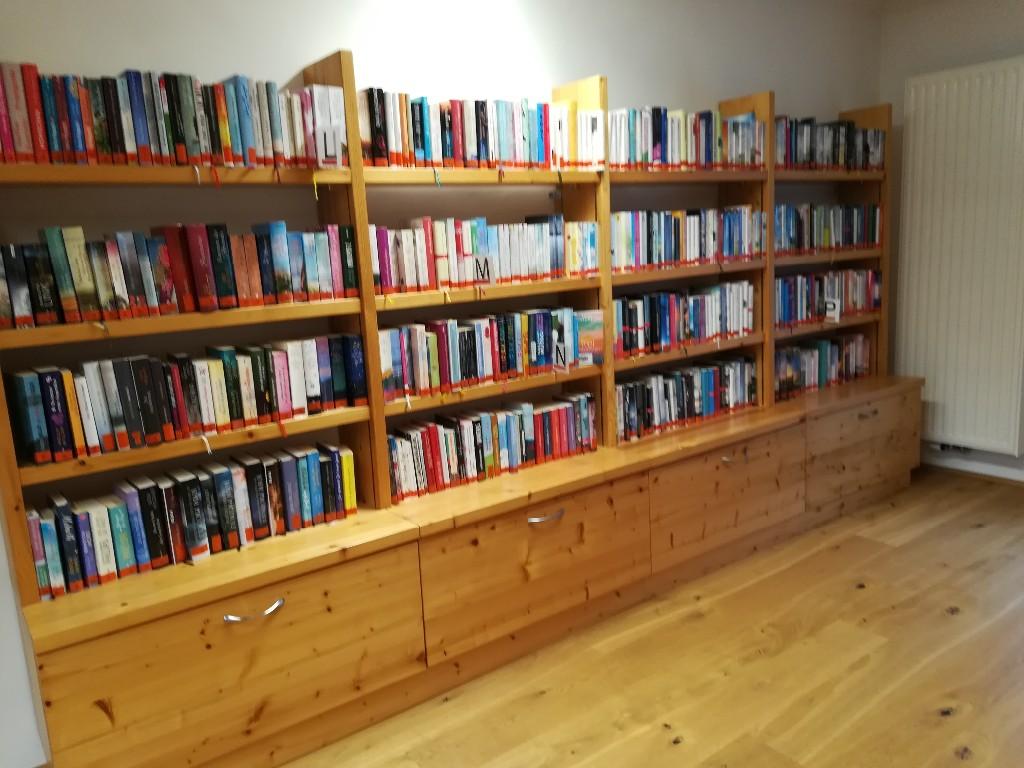 Innenansicht: Bibliothek Kematen an der Krems