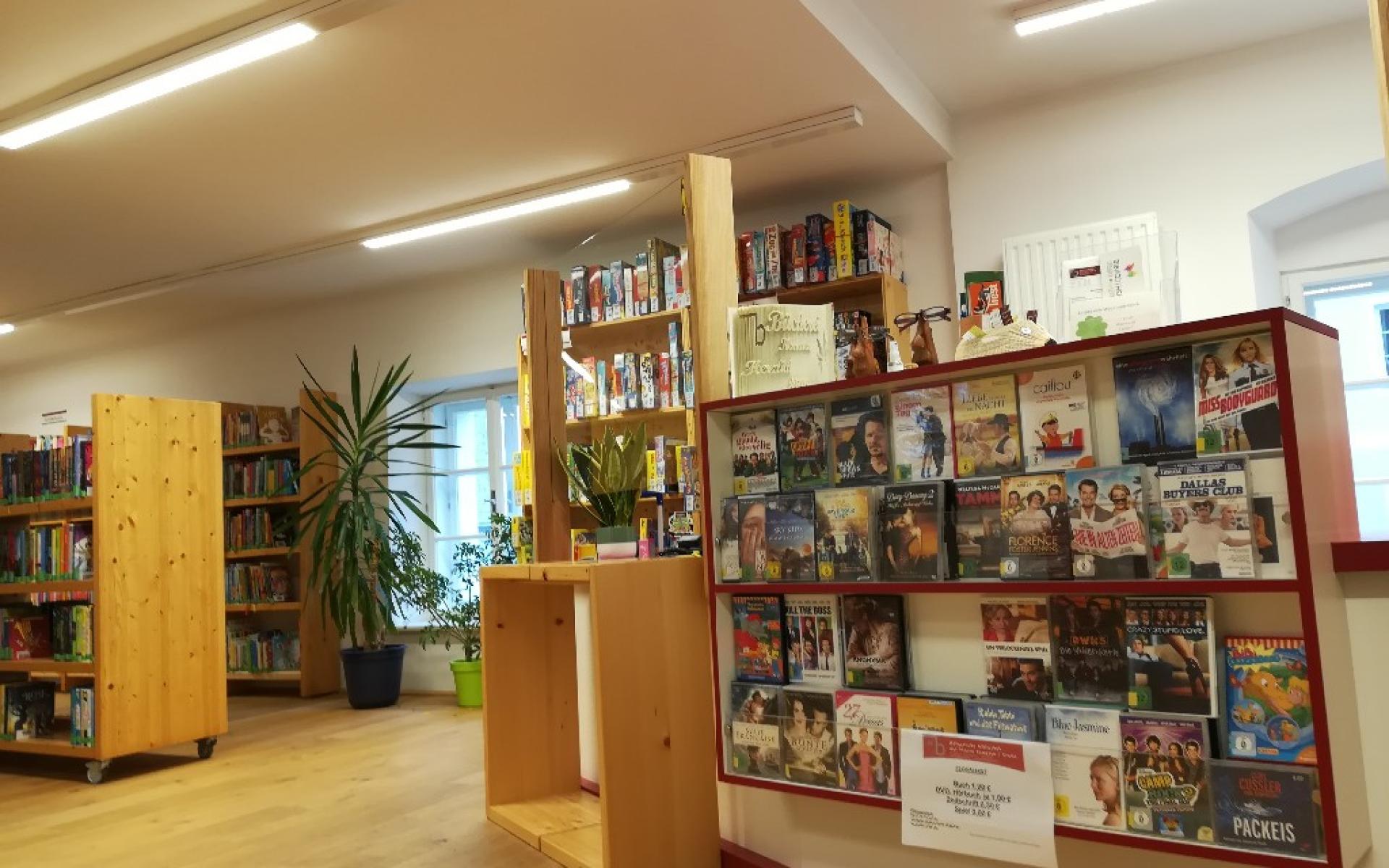 Innenansicht: Bibliothek Kematen an der Krems